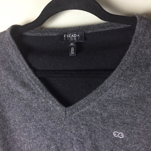 Escada Sport Virgin Wool Colorblock V-Neck Studded Logo Sweater Size Medium - Picture 4 of 8